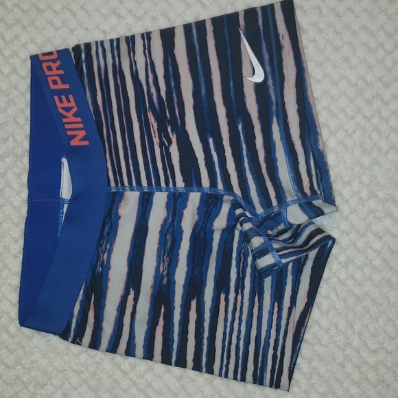 Nike Pro Shorts - Picture 1 of 6